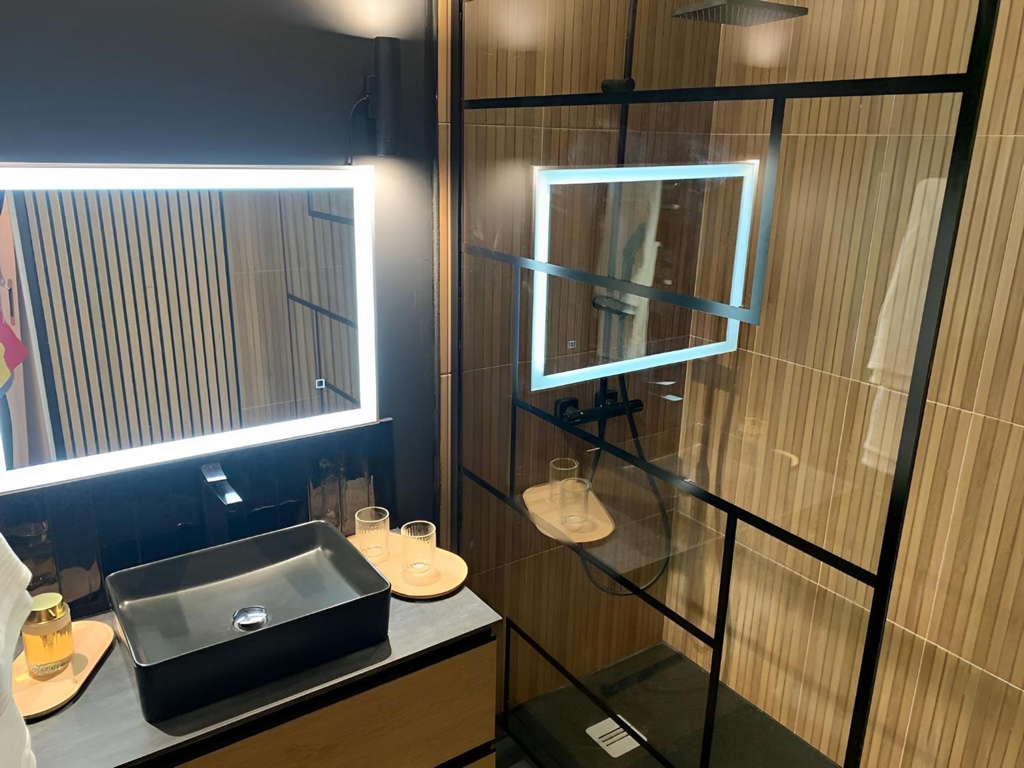 Magnifique Appartement, 3 Min De Paris ルヴァロワ＝ペレ エクステリア 写真